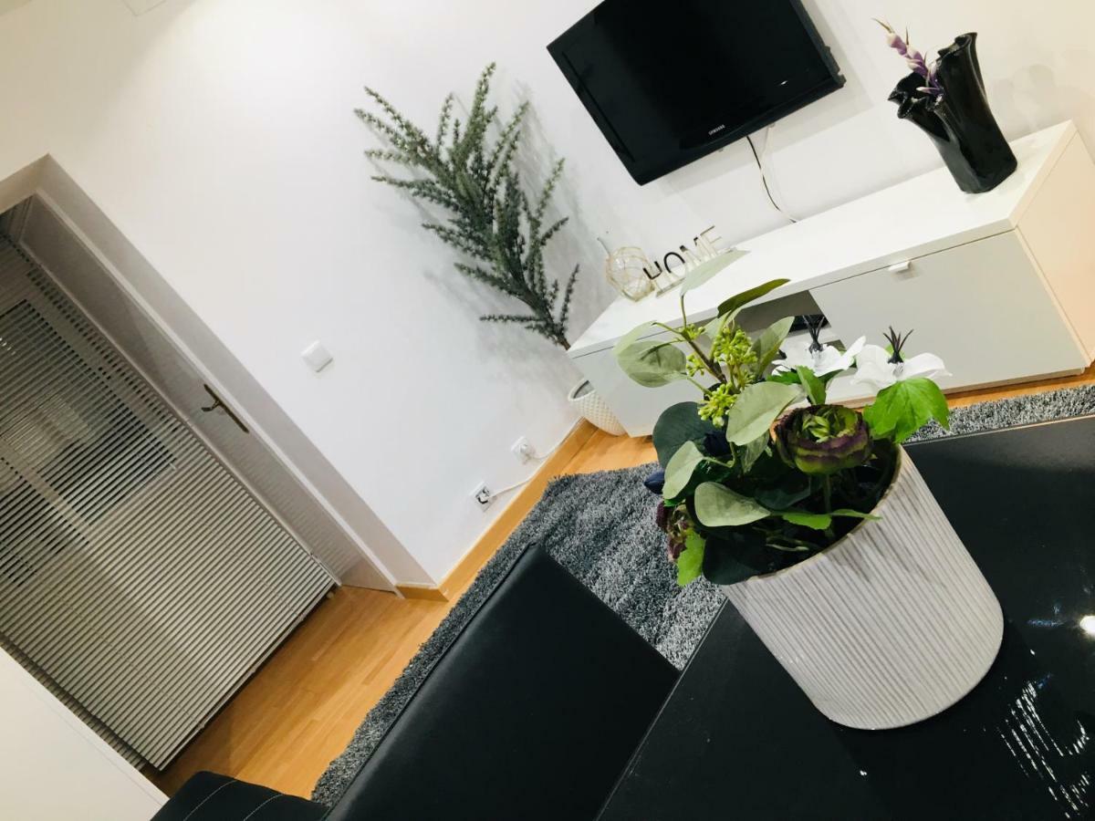 Apartamento Good Vibes Appartement Zaragoza Buitenkant foto